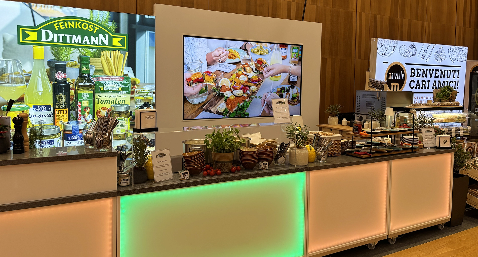 Stand Fernseher und Rückwand